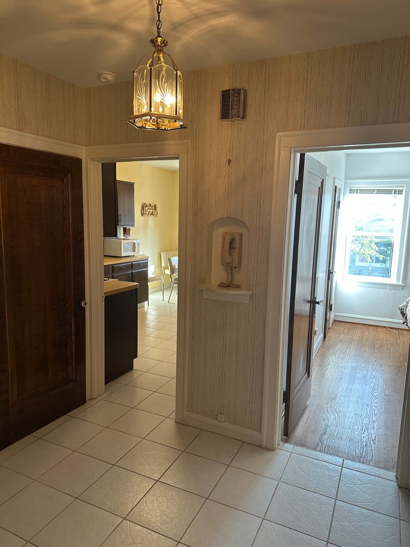 5813 W Cornelia Avenue