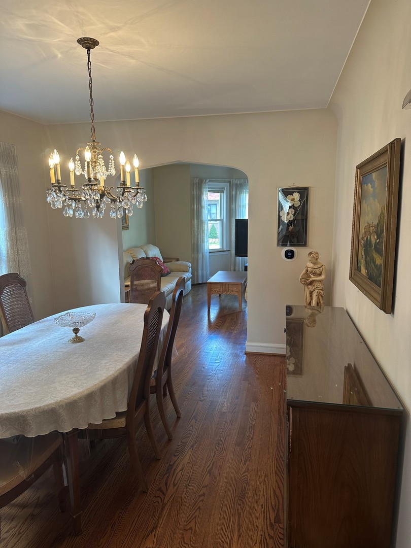 5813 W Cornelia Avenue