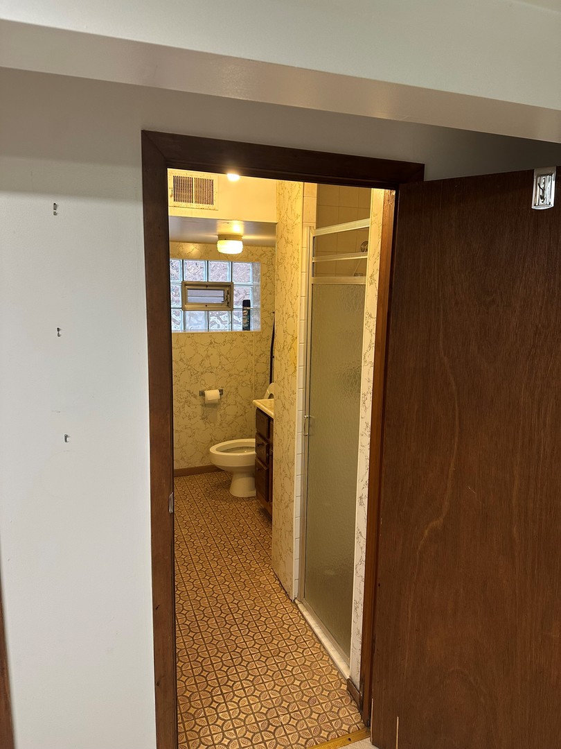 5813 W Cornelia Avenue