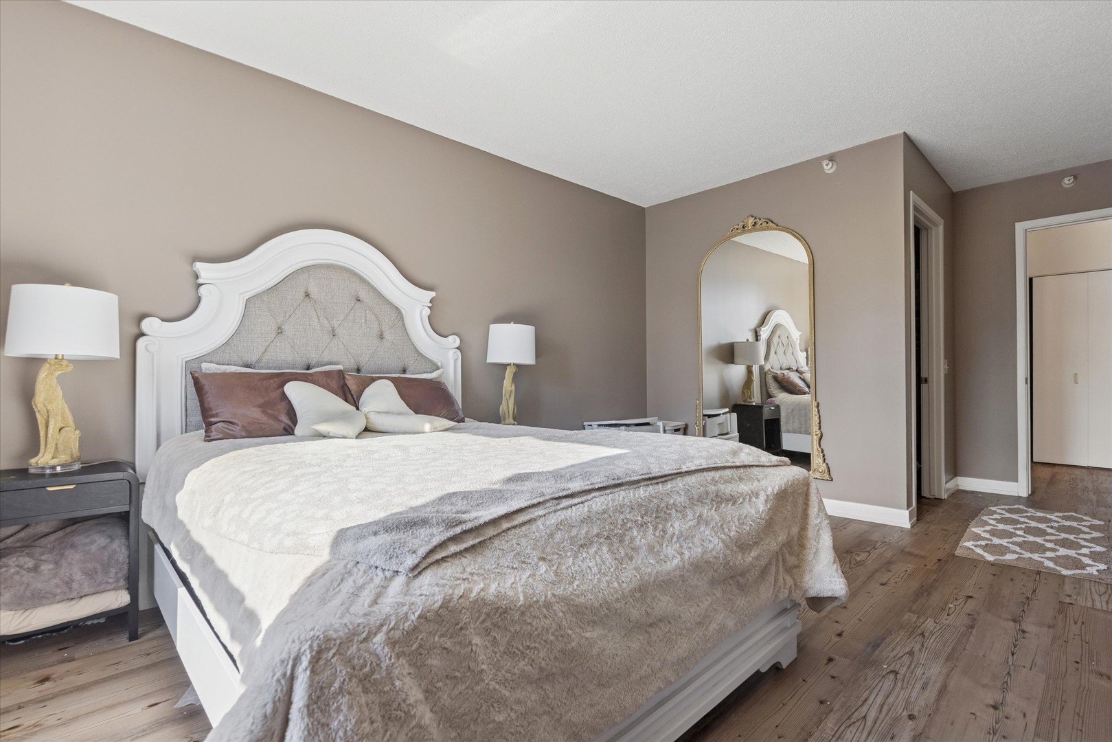 545 N Dearborn Street Unit: 3206