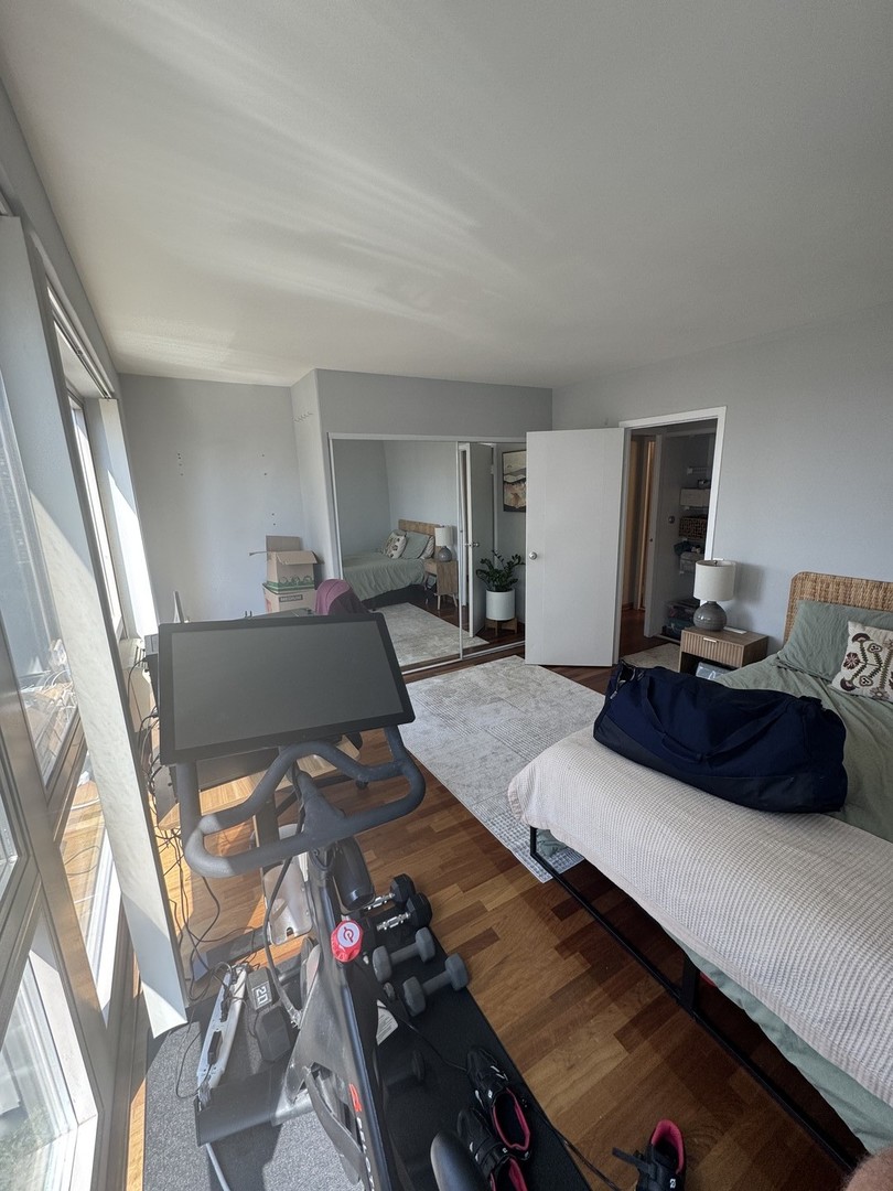 2933 N Sheridan Road Unit: 1201