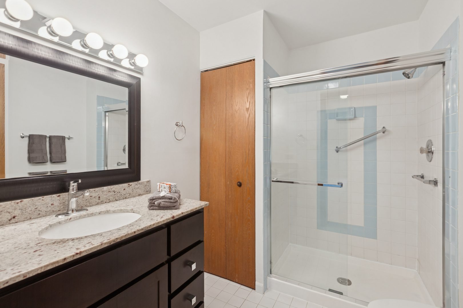 712 Cottonwood Court Unit: 25-B