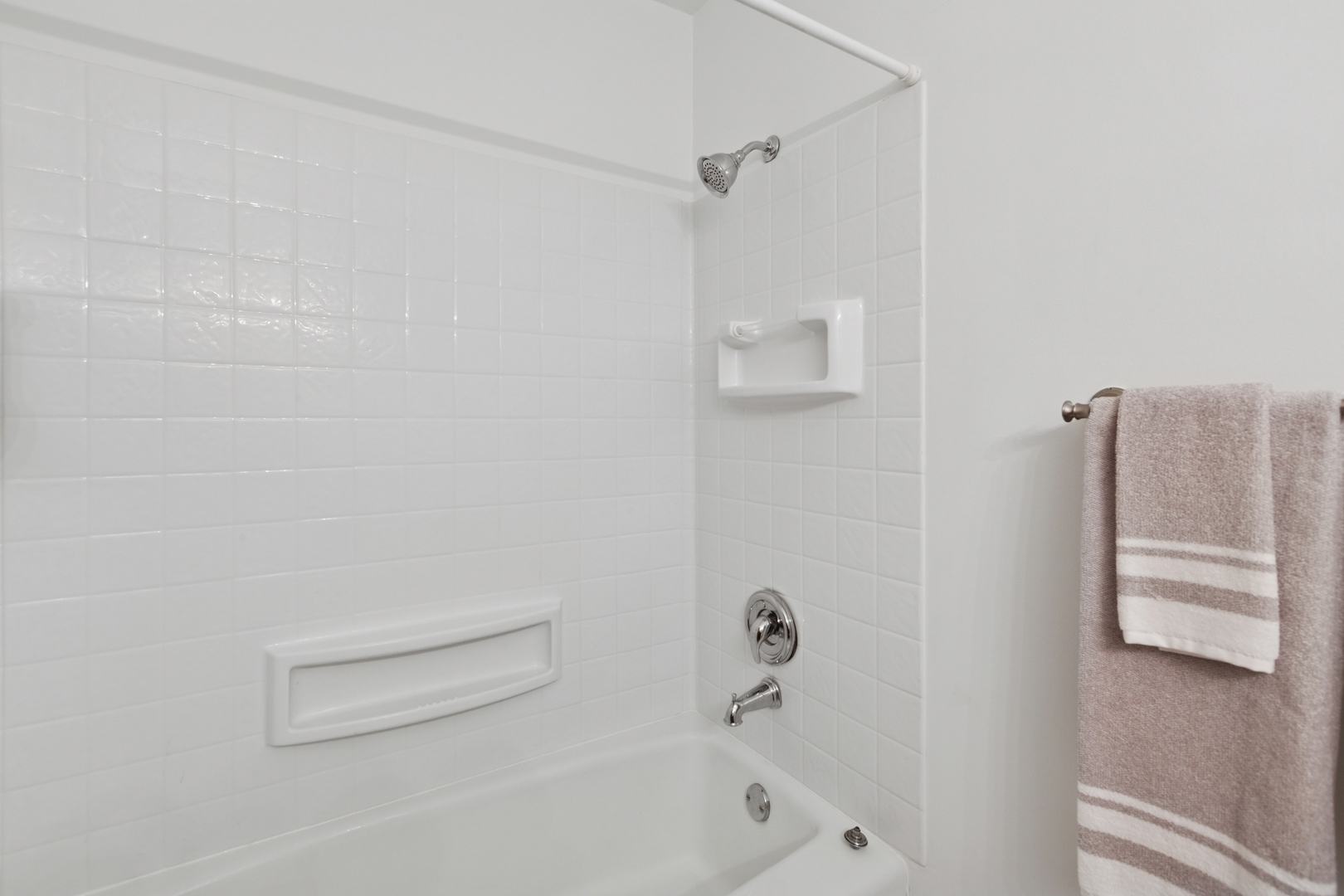 712 Cottonwood Court Unit: 25-B