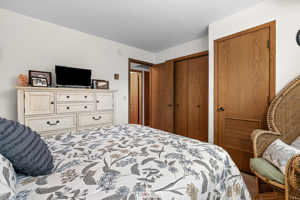 7616 W LAWRENCE Avenue Unit: 2B