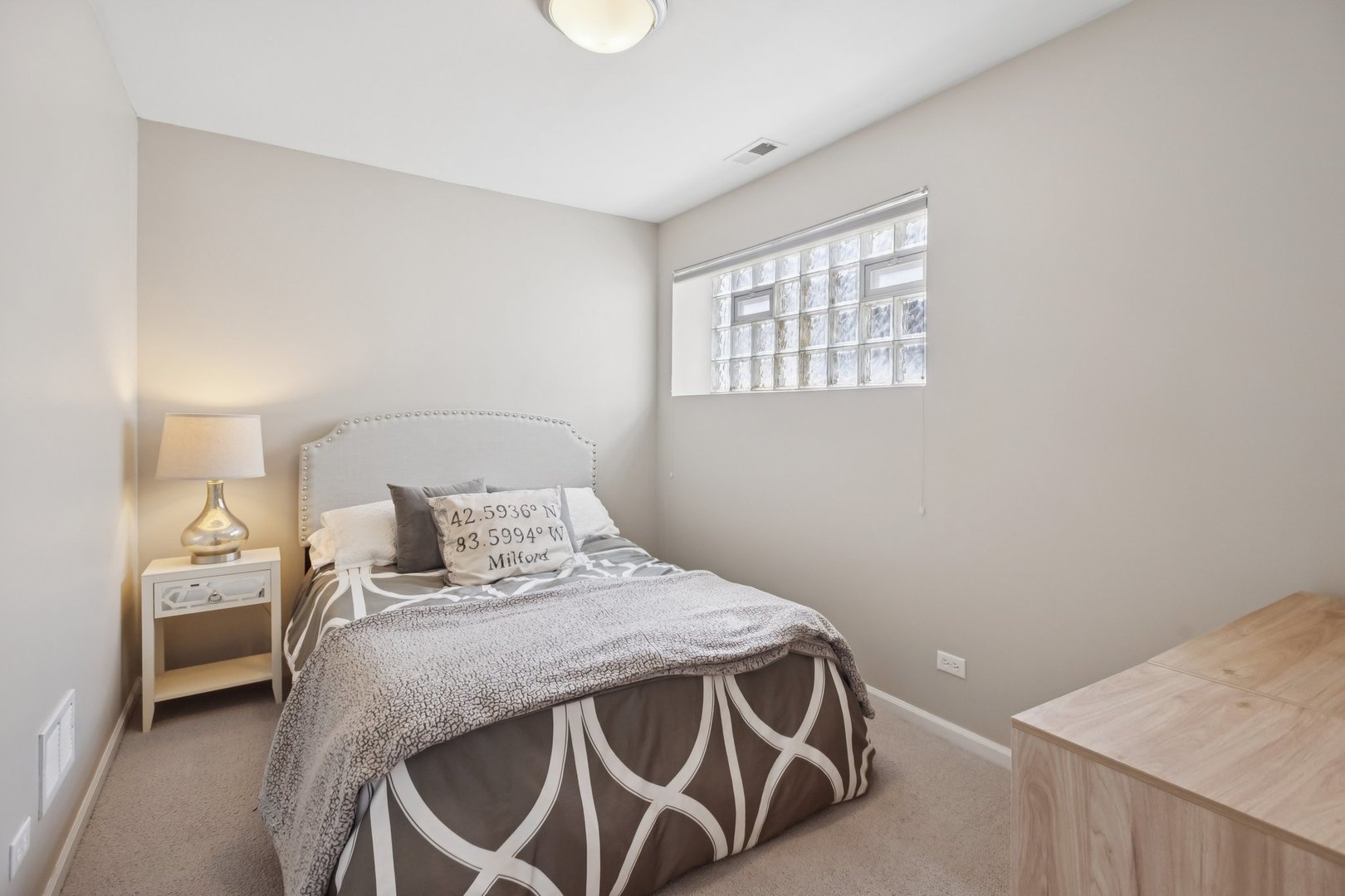 1747 W Pierce Avenue Unit: 2