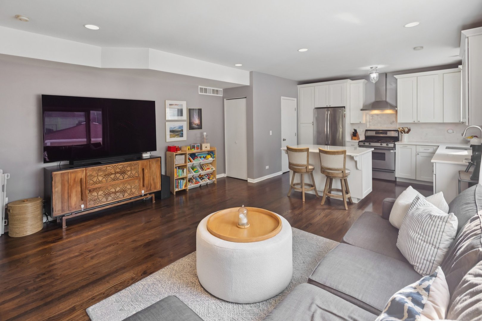 1747 W Pierce Avenue Unit: 2
