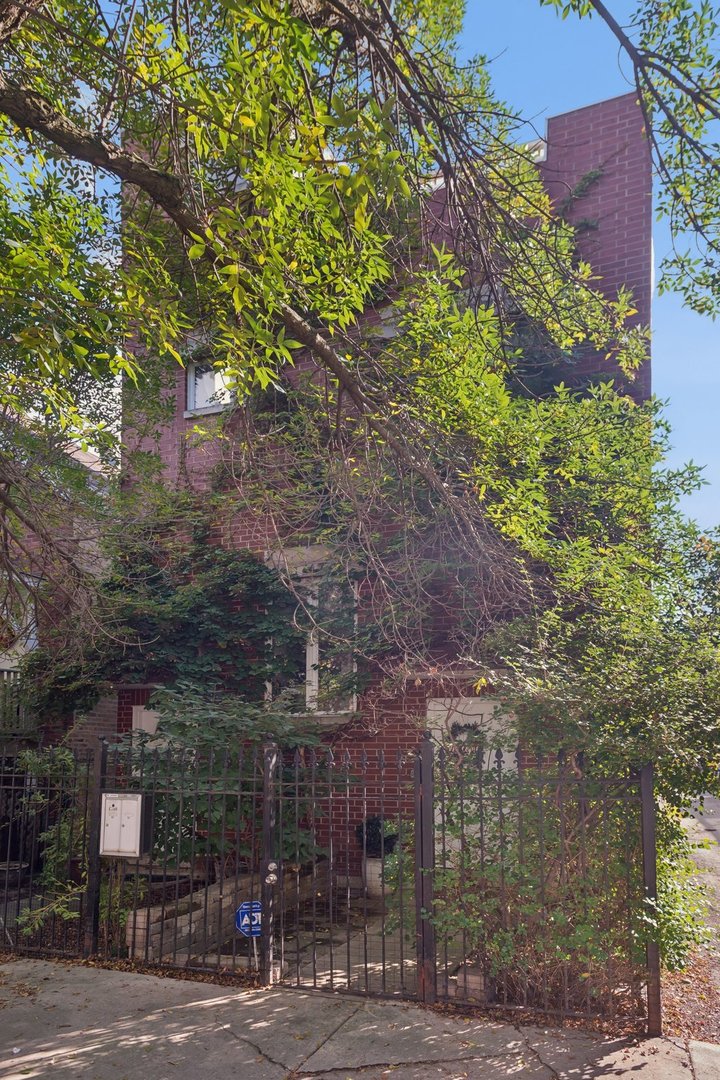 1747 W Pierce Avenue Unit: 2