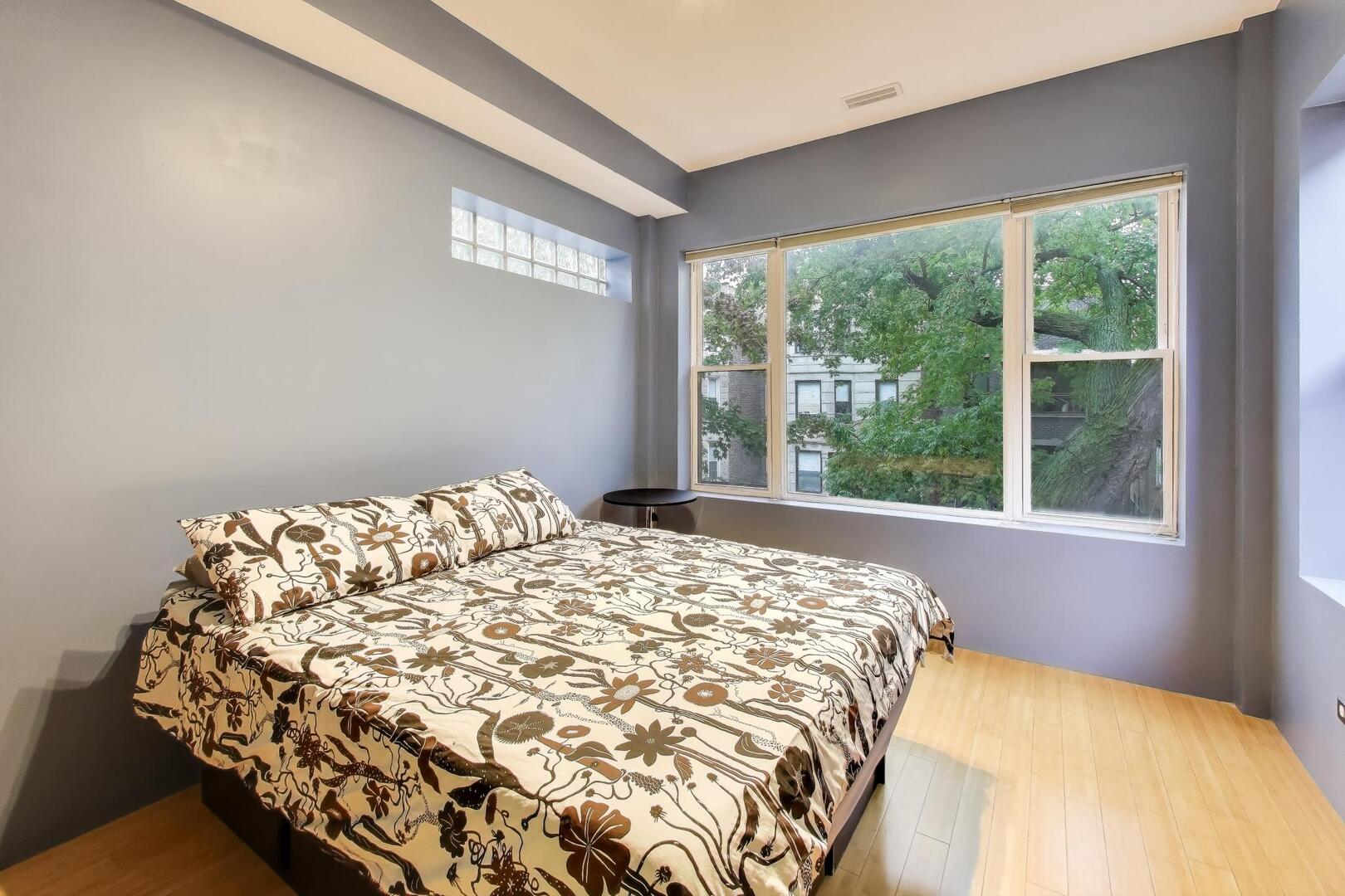 862 N Mozart Street Unit: 2F