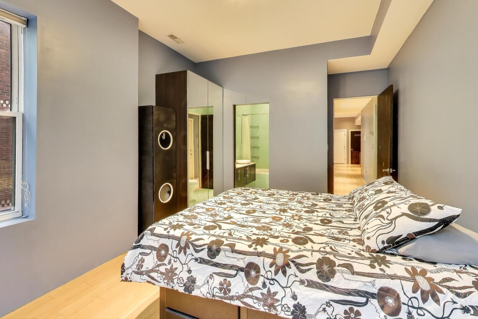 862 N Mozart Street Unit: 2F