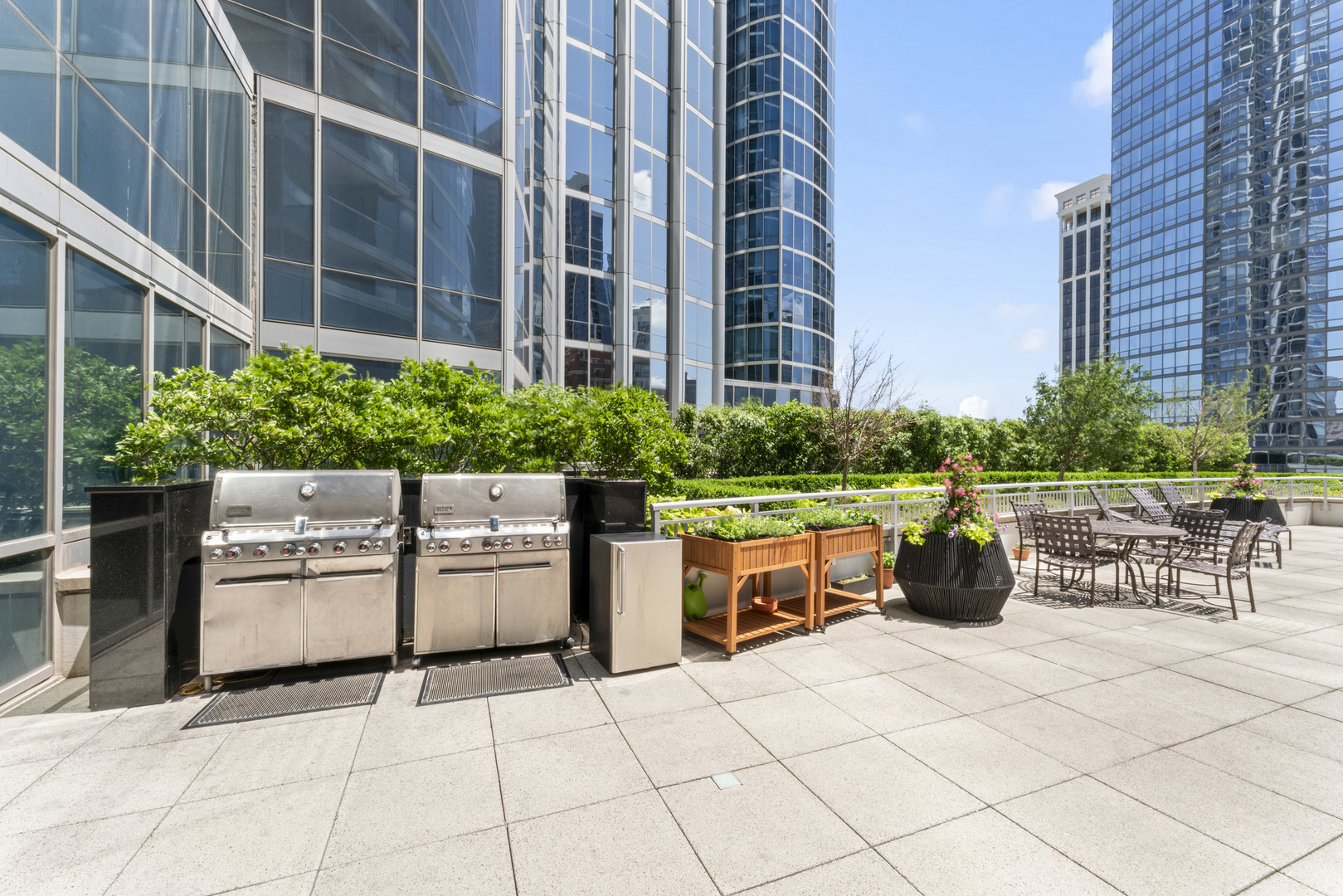 1201 S Prairie Avenue Unit: 4702