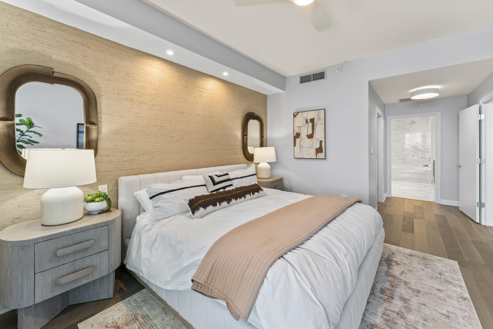 1201 S Prairie Avenue Unit: 4702