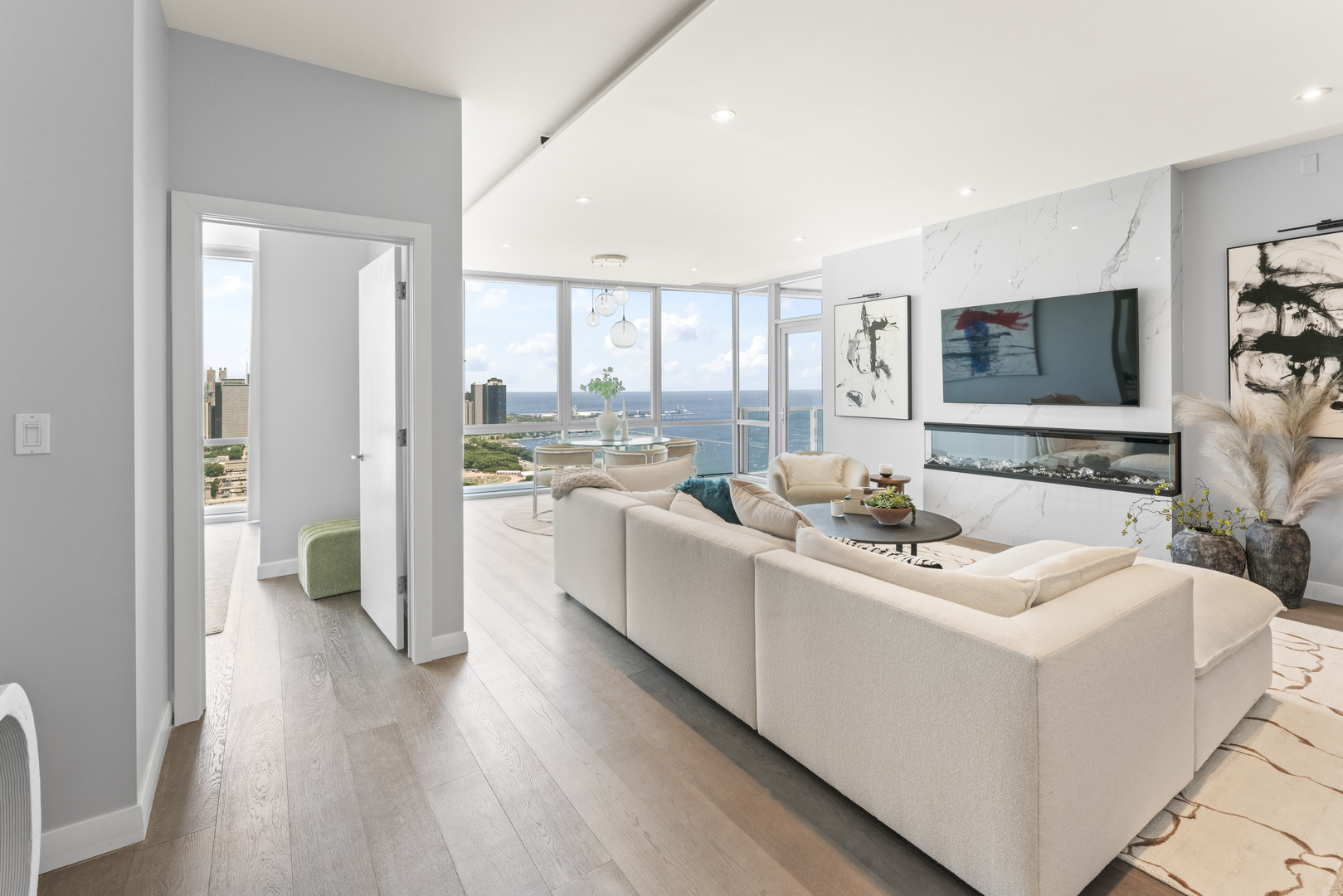 1201 S Prairie Avenue Unit: 4702