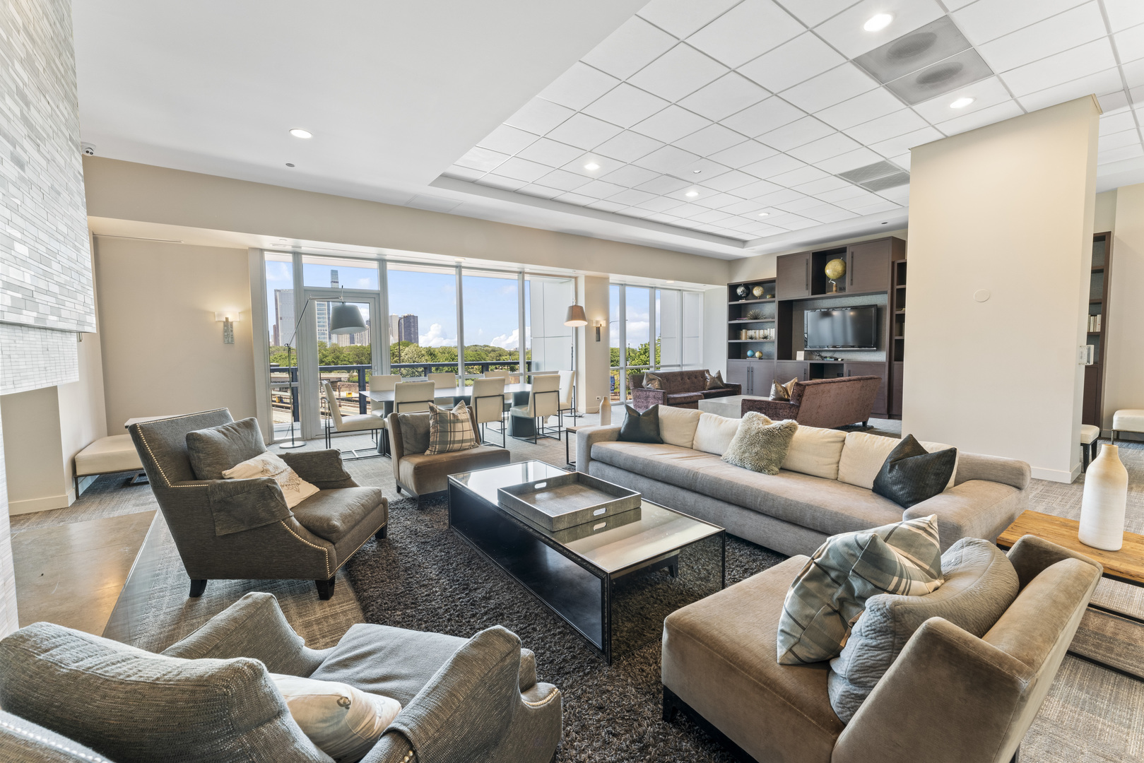 1201 S Prairie Avenue Unit: 4702