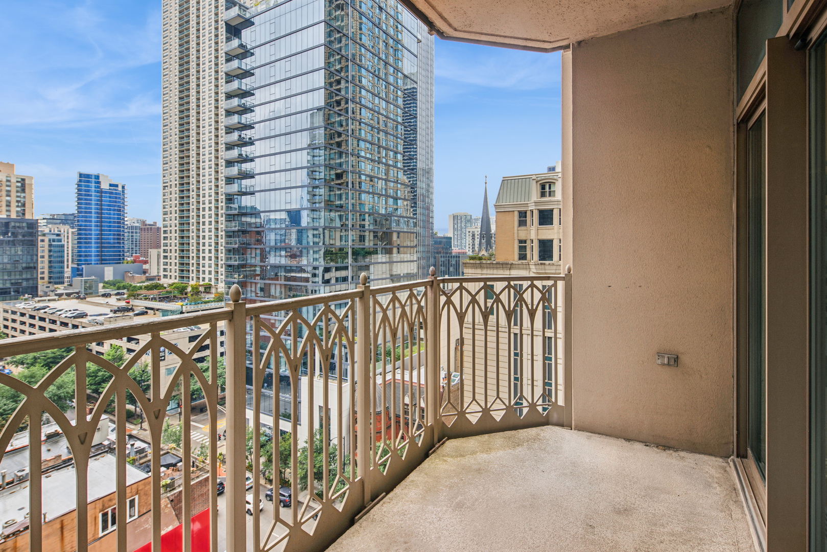 21 E Huron Street Unit: 1101