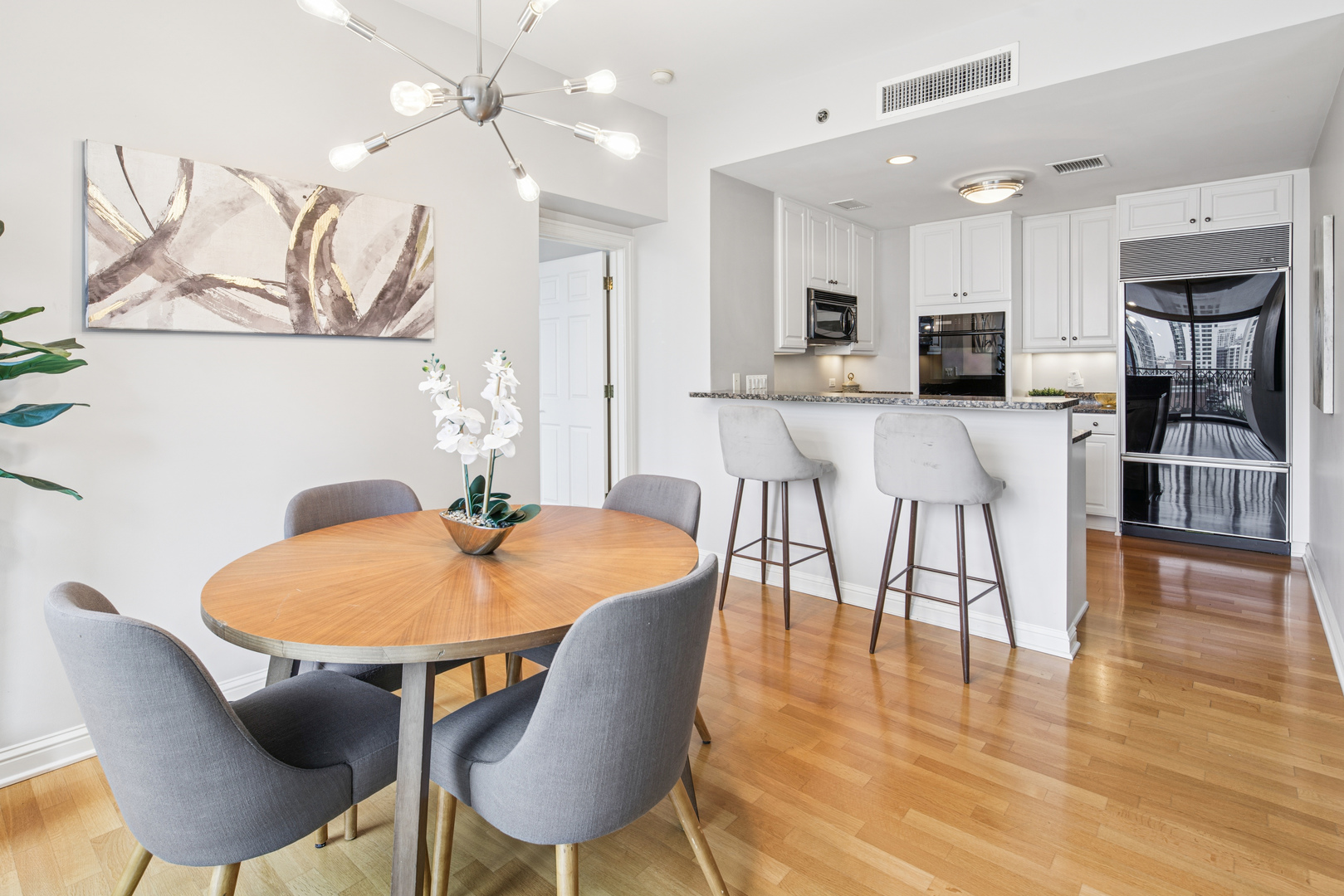 21 E Huron Street Unit: 1101