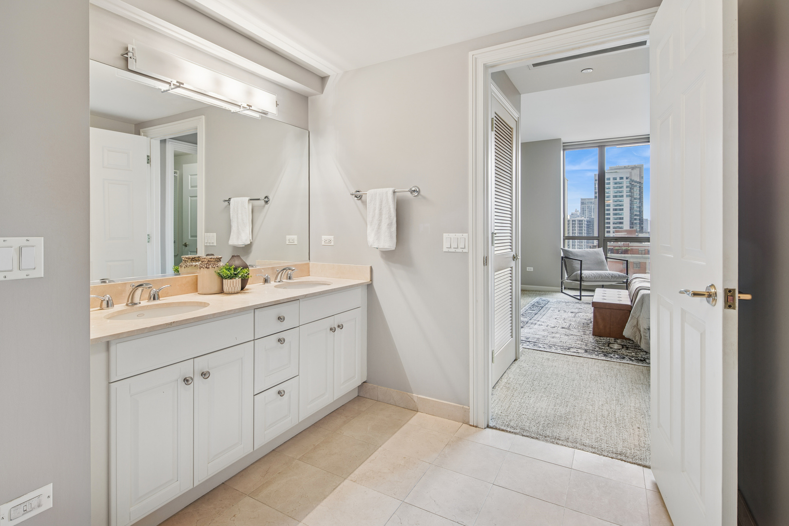 21 E Huron Street Unit: 1101