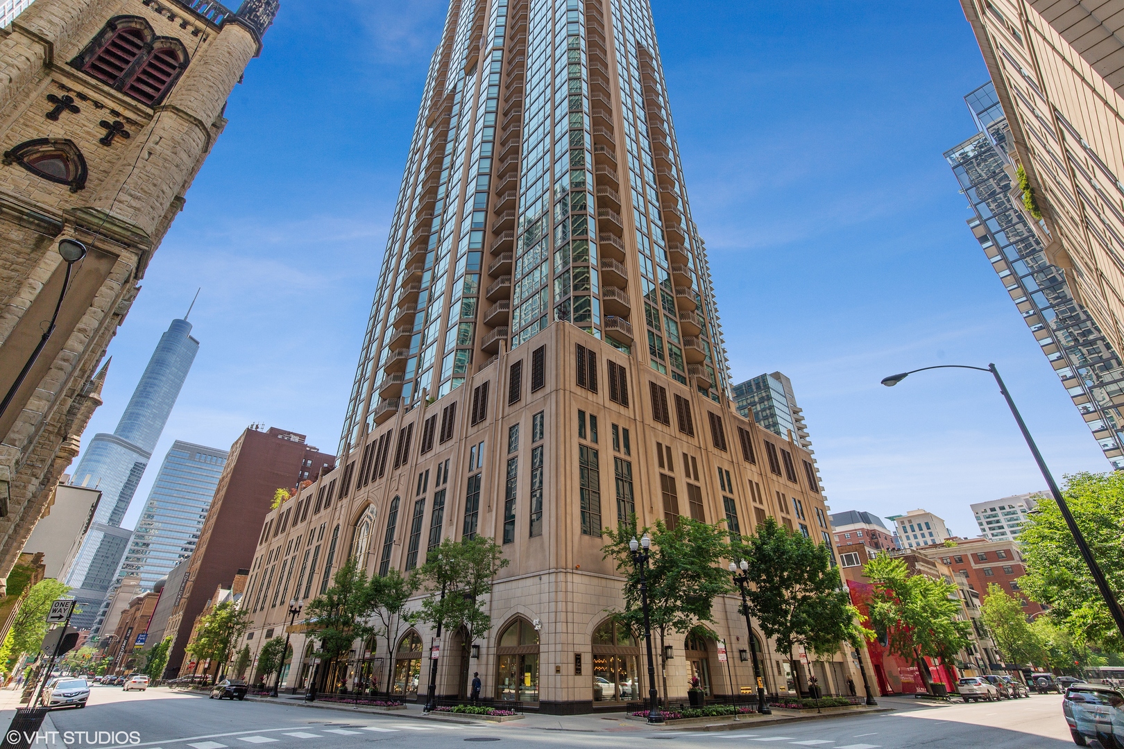 21 E Huron Street Unit: 1101