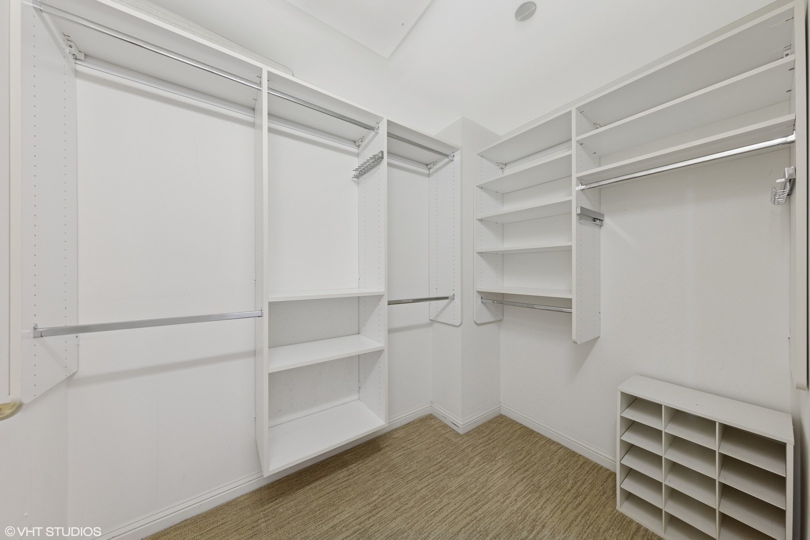 21 E Huron Street Unit: 1101