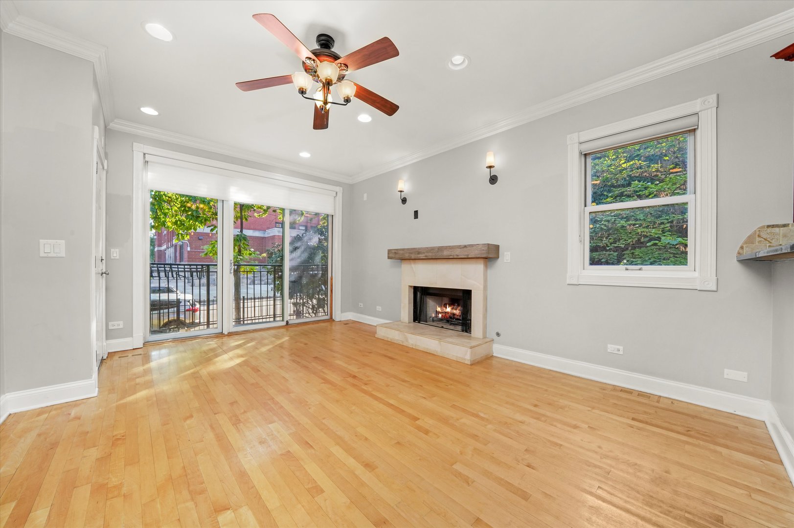 2430 W Iowa Street Unit: 1