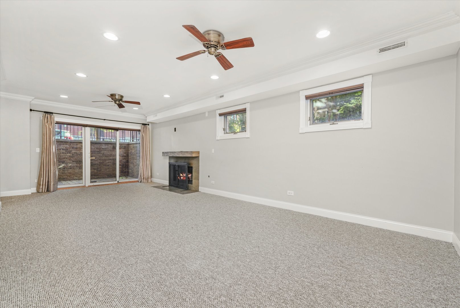 2430 W Iowa Street Unit: 1