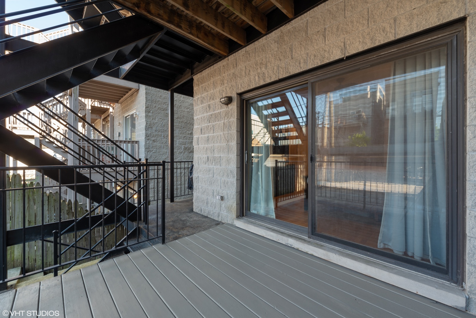 2430 W Iowa Street Unit: 1