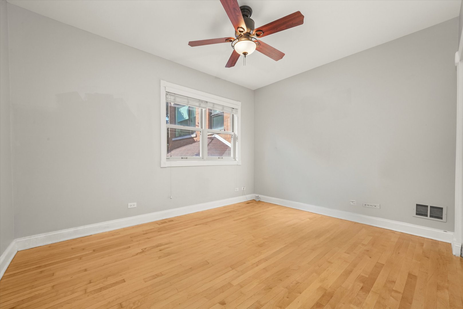 2430 W Iowa Street Unit: 1