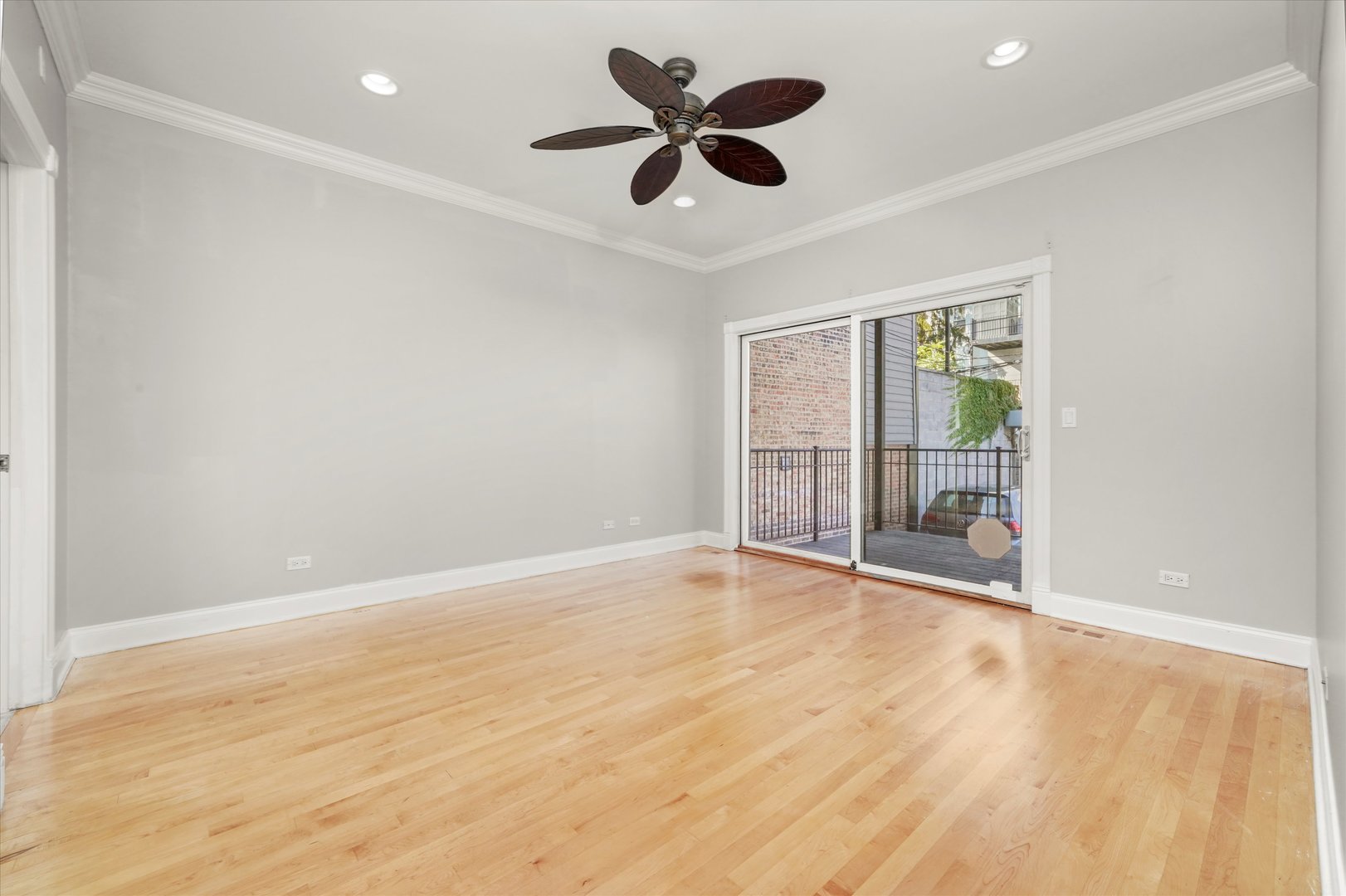 2430 W Iowa Street Unit: 1