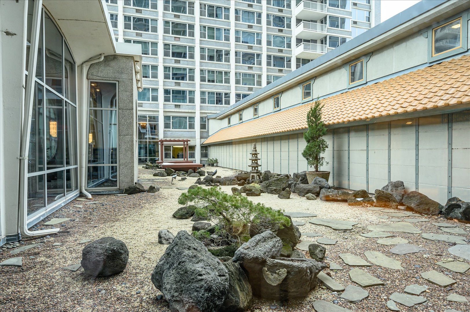 4250 N Marine Drive Unit: 1523