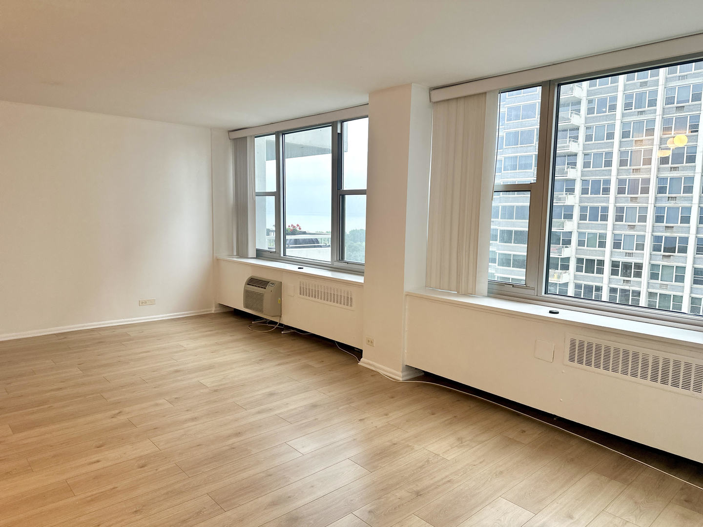 4250 N Marine Drive Unit: 1523
