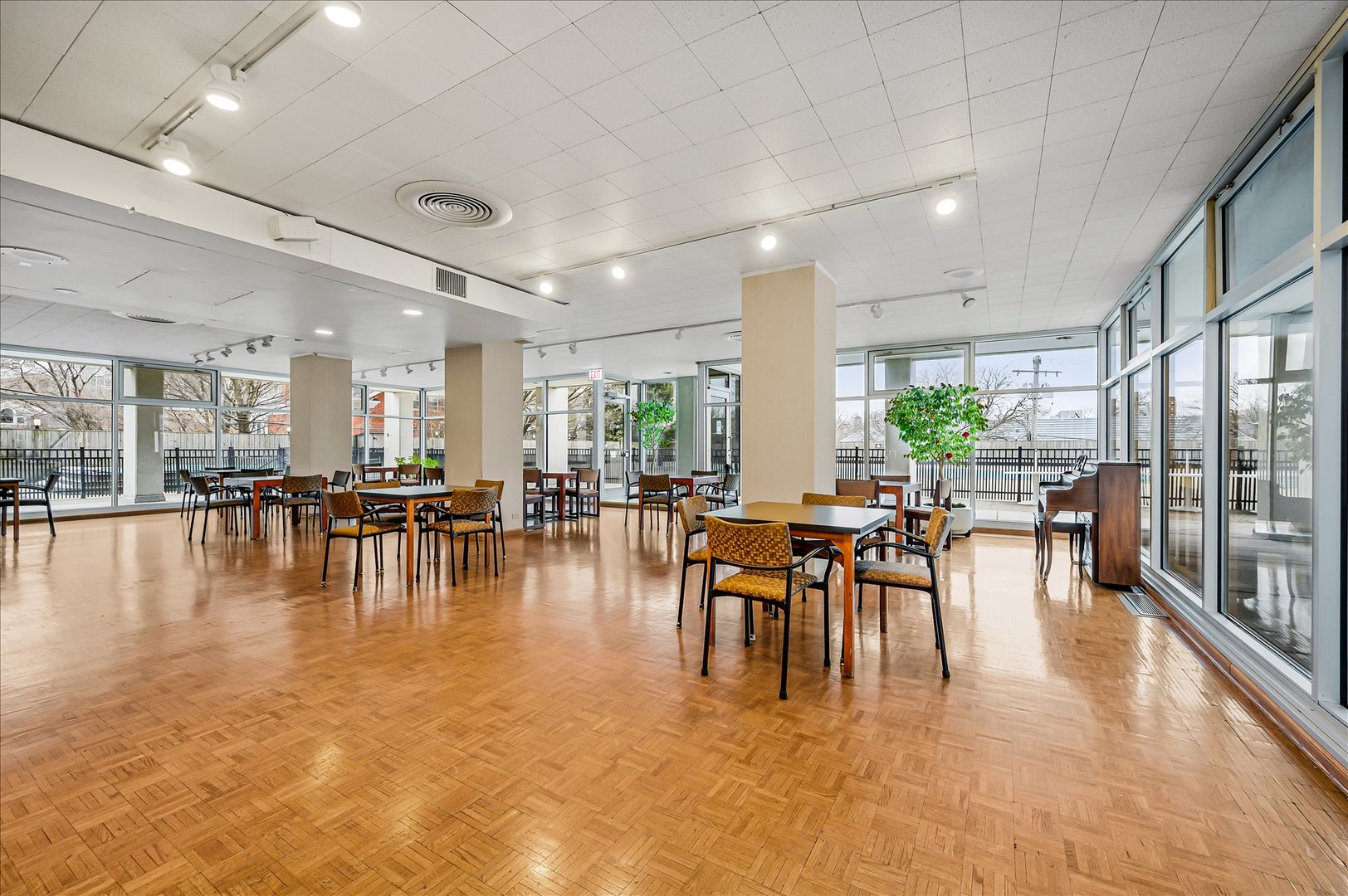 4250 N Marine Drive Unit: 1523