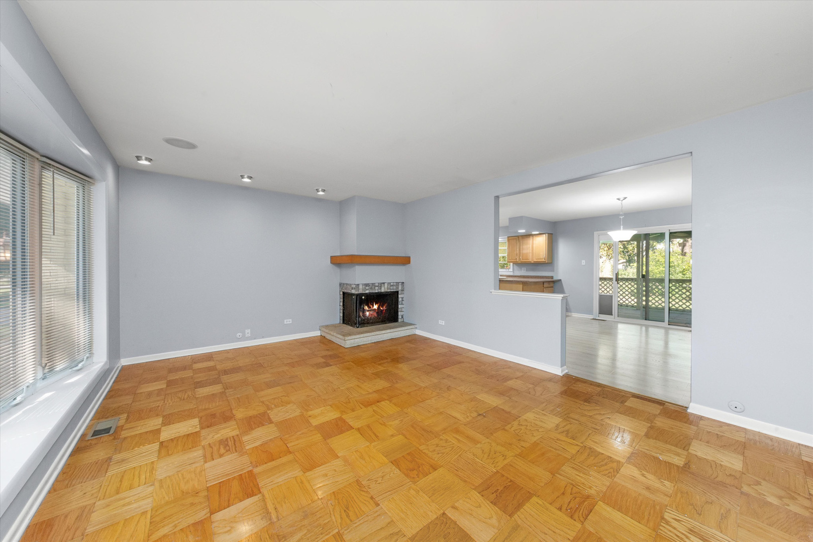 824 Oxford Street