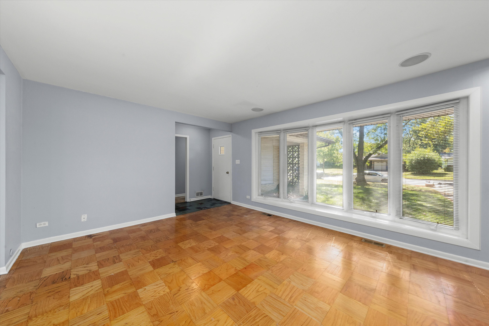 824 Oxford Street