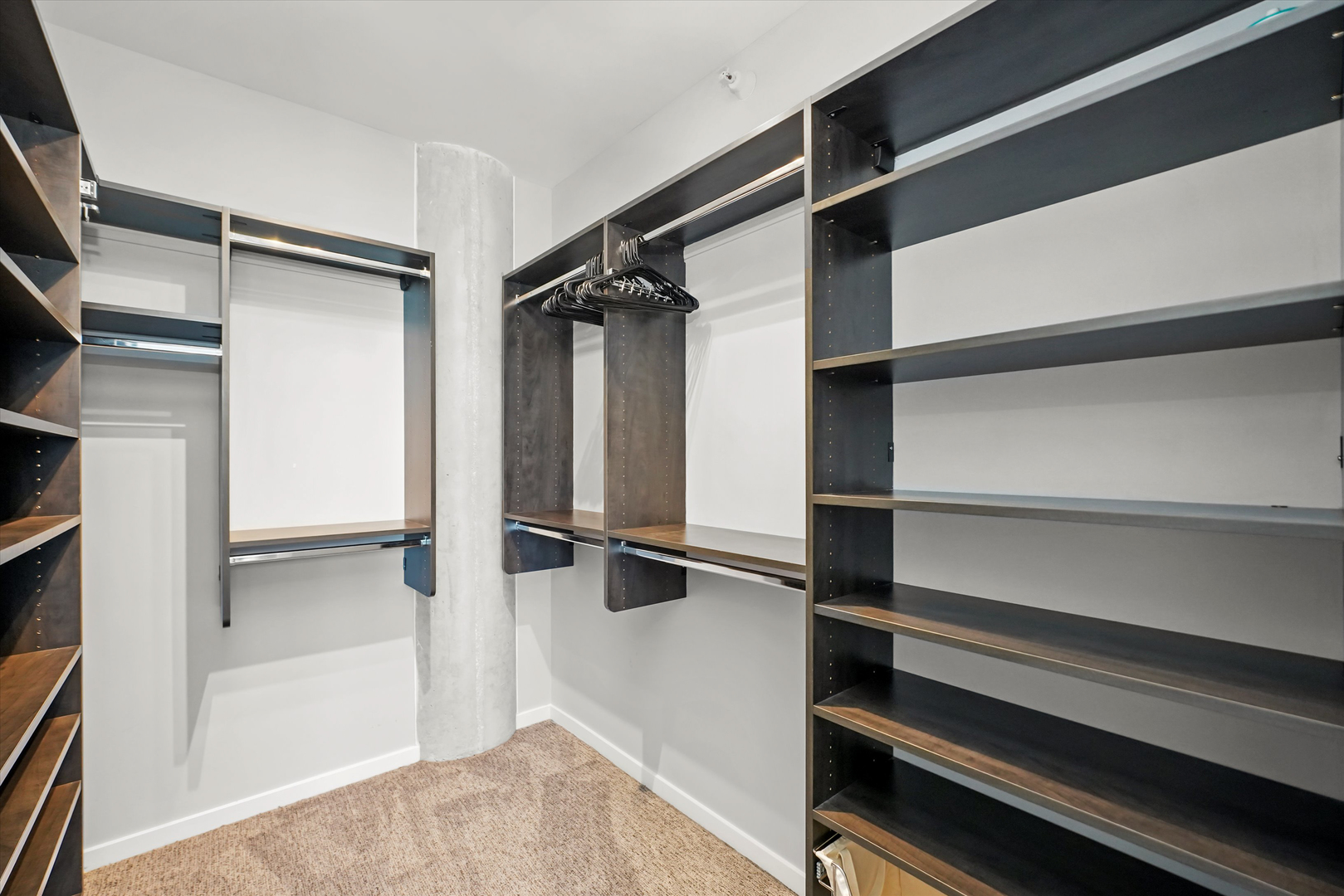 860 W Blackhawk Street Unit: 2106