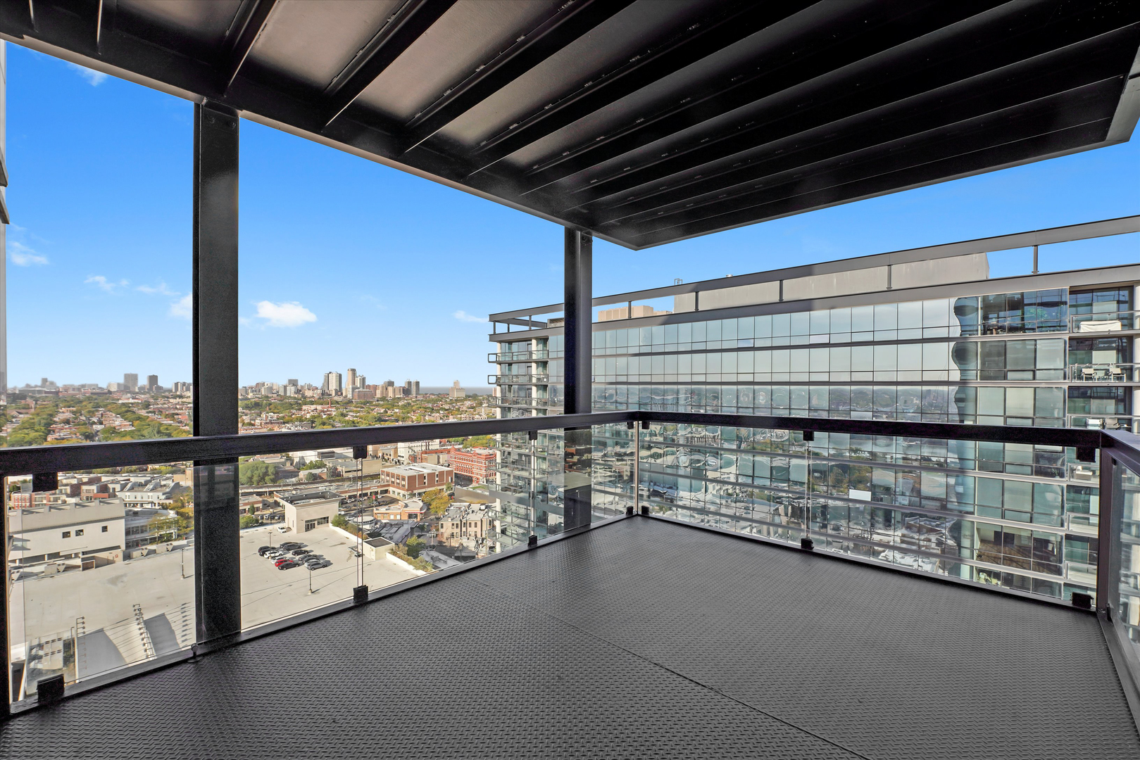 860 W Blackhawk Street Unit: 2106