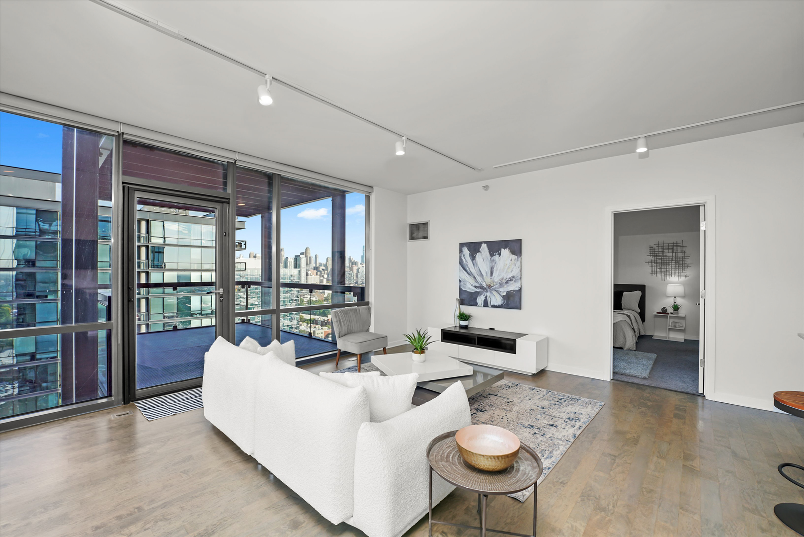 860 W Blackhawk Street Unit: 2106