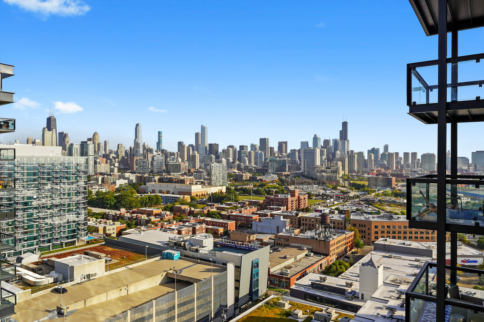 860 W Blackhawk Street Unit: 2106