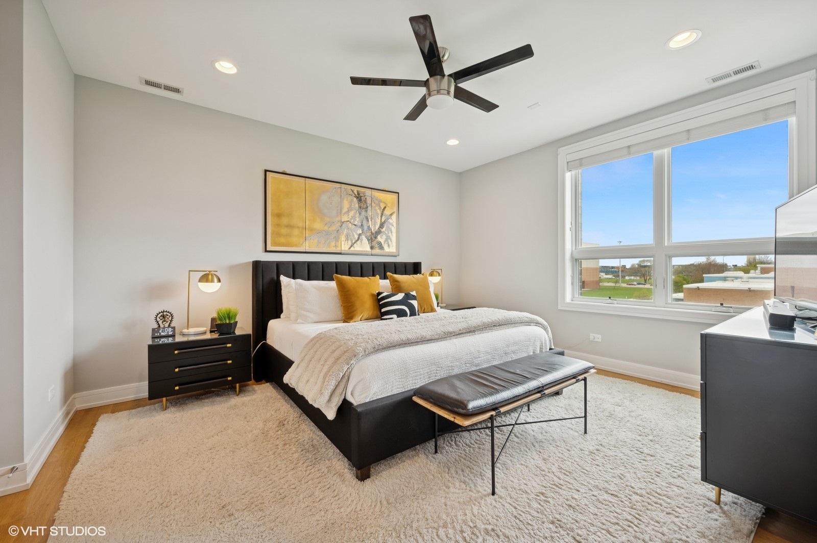 1317 N Larrabee Street Unit: 304