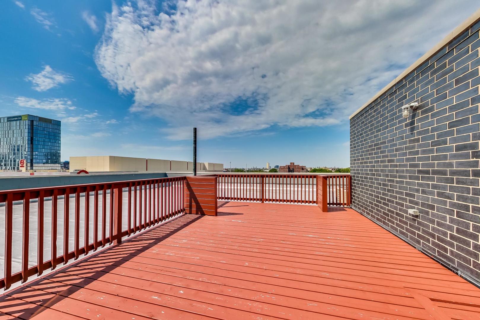 1317 N Larrabee Street Unit: 304