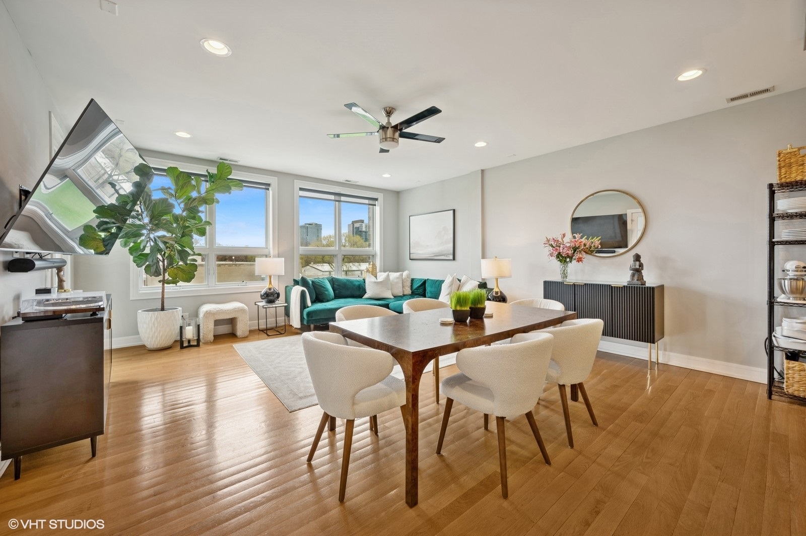 1317 N Larrabee Street Unit: 304