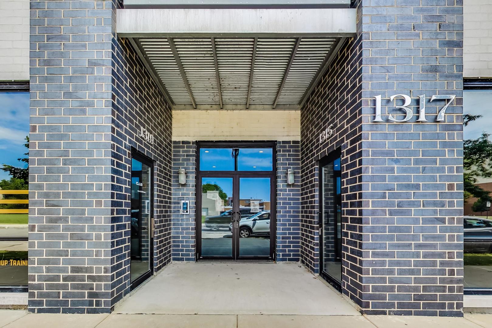 1317 N Larrabee Street Unit: 304