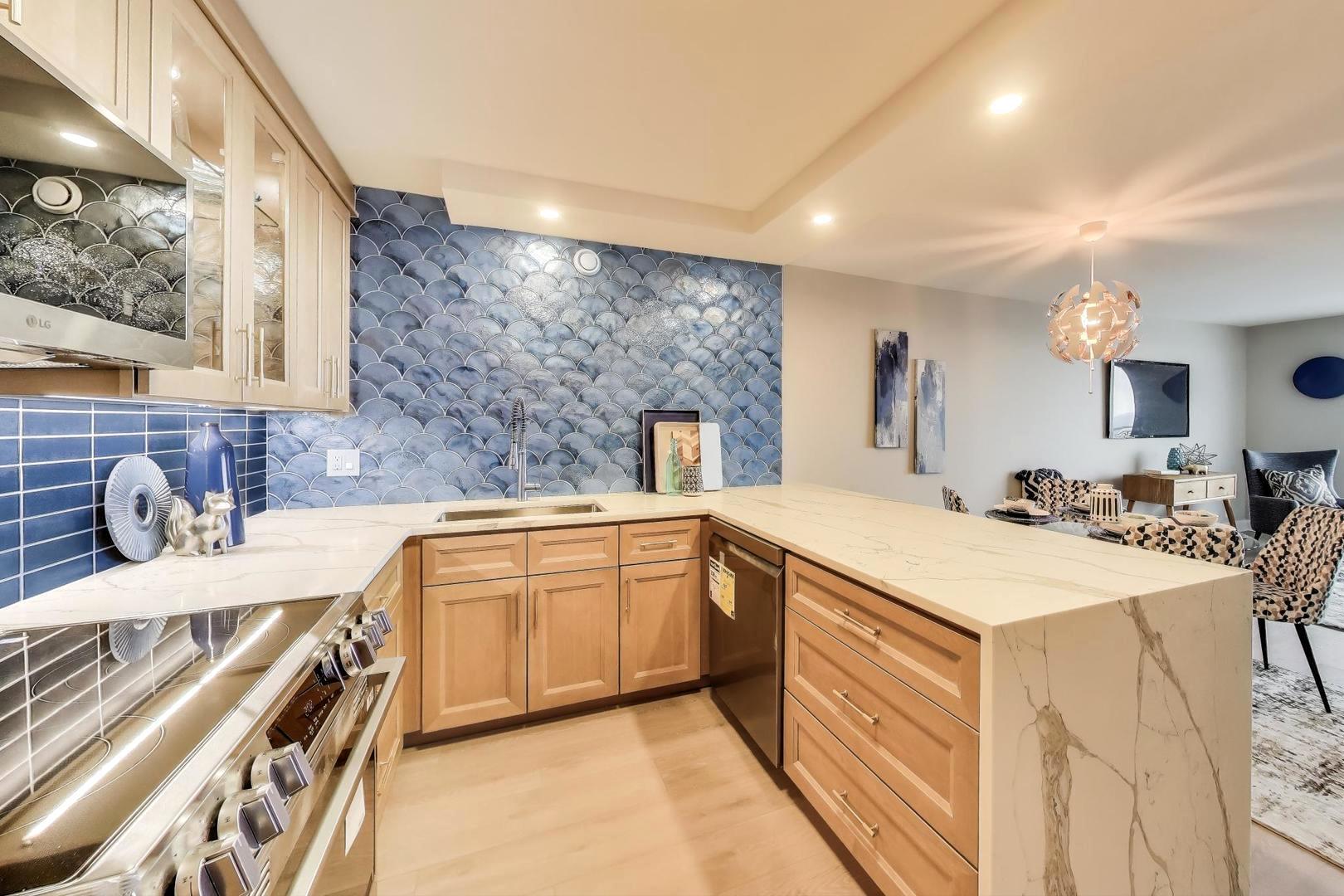 6007 N Sheridan Road Unit: 25E