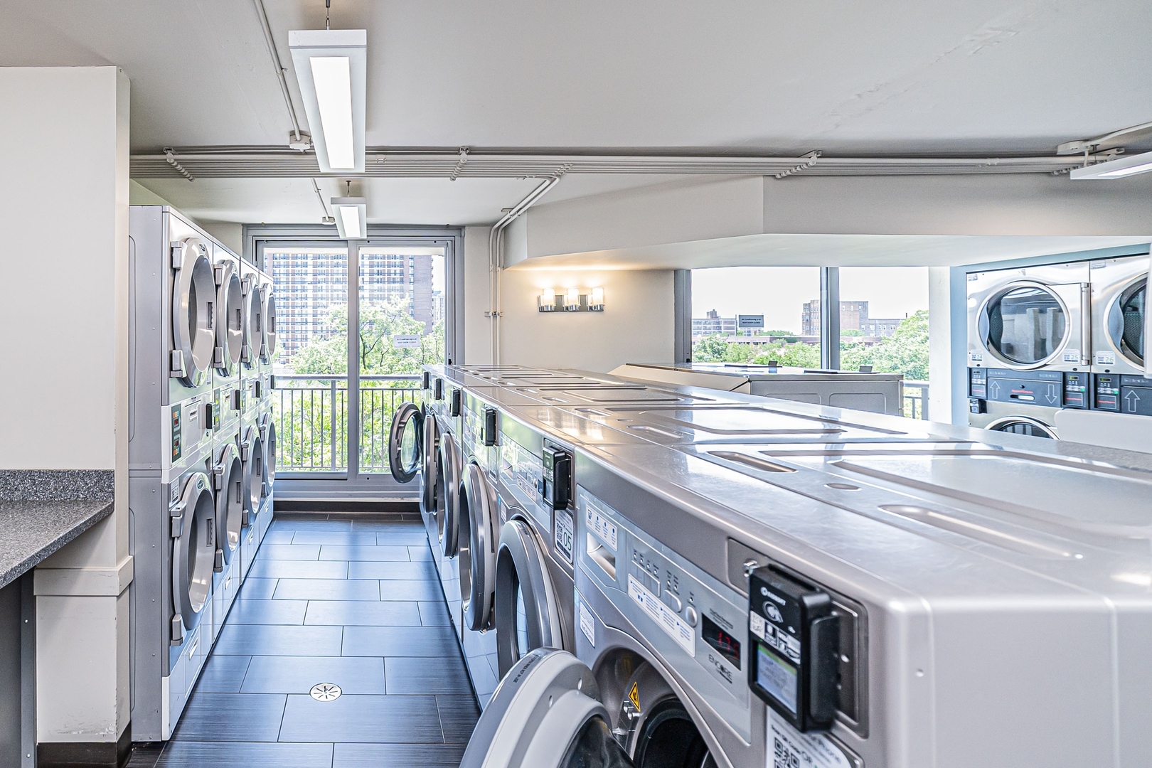 6007 N Sheridan Road Unit: 25E