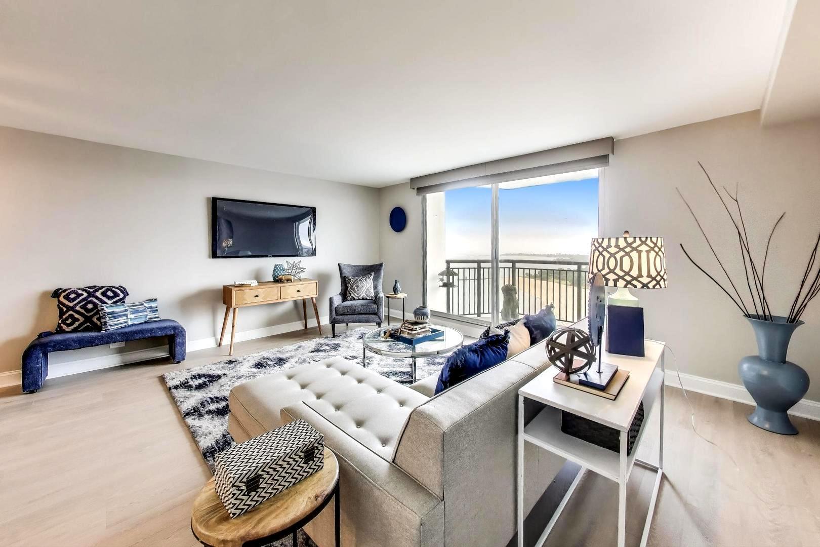 6007 N Sheridan Road Unit: 25E