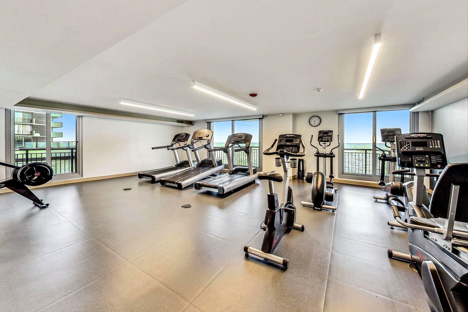 6007 N Sheridan Road Unit: 25E