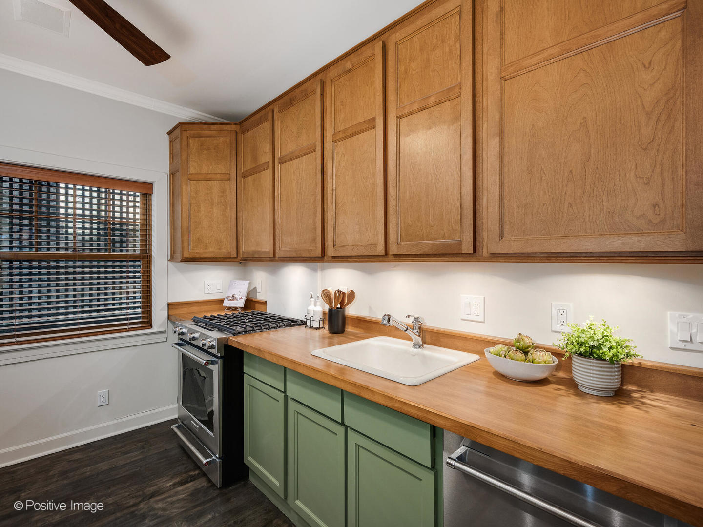 4616 N Magnolia Avenue Unit: 1