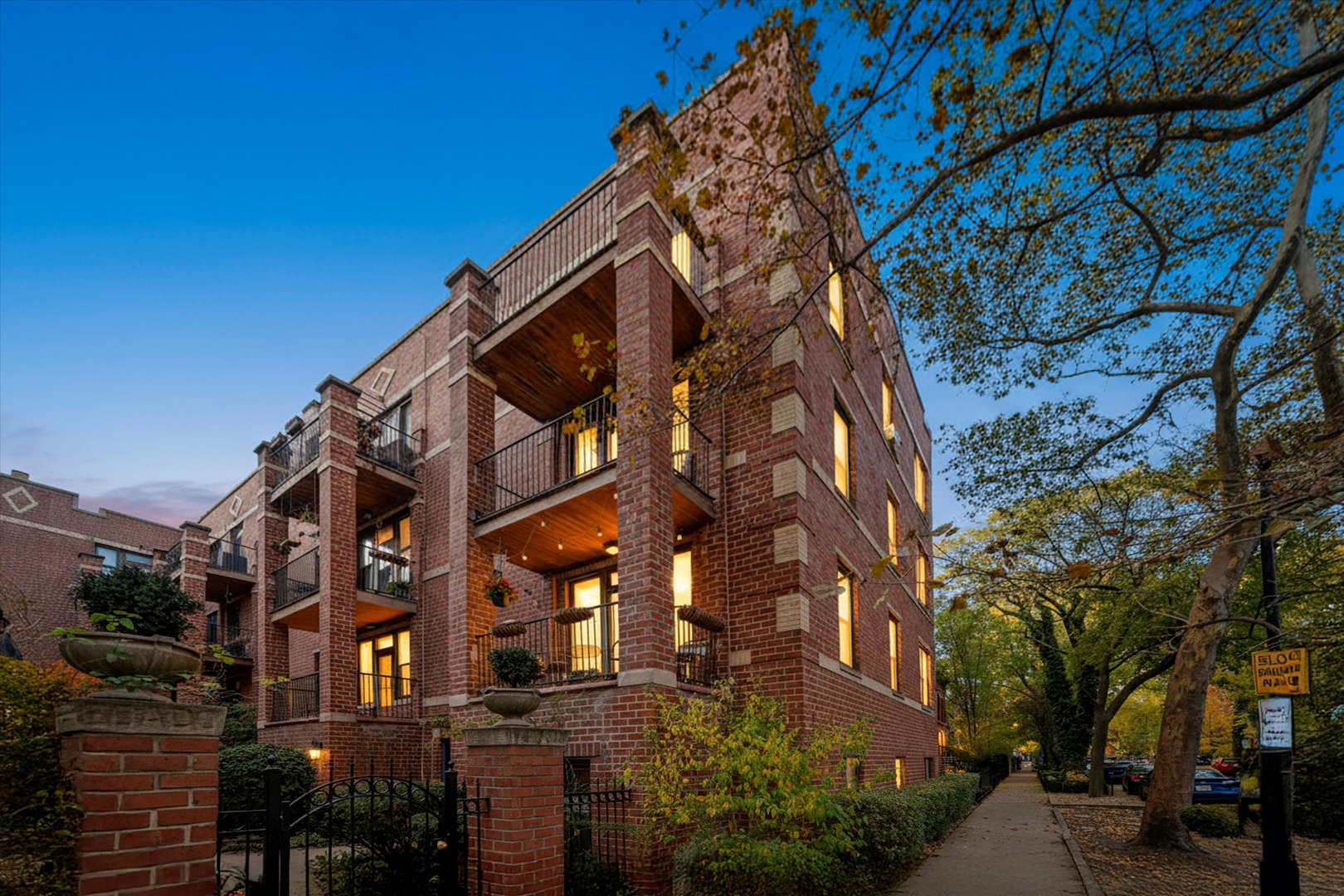 2116 N Seminary Avenue Unit: 28