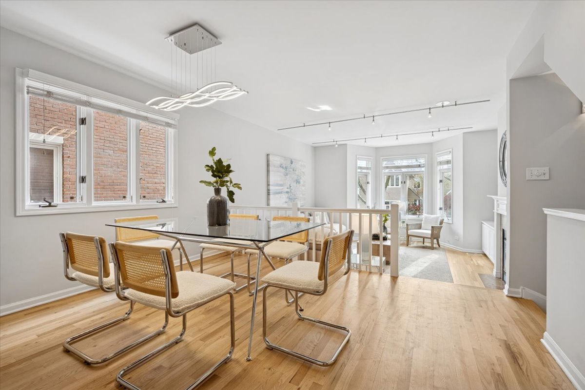 1238 W Fletcher Street Unit: L