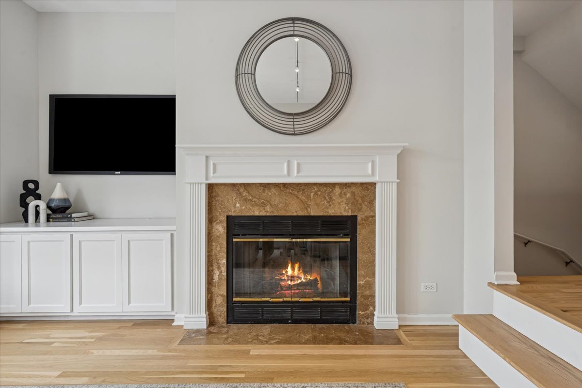 1238 W Fletcher Street Unit: L