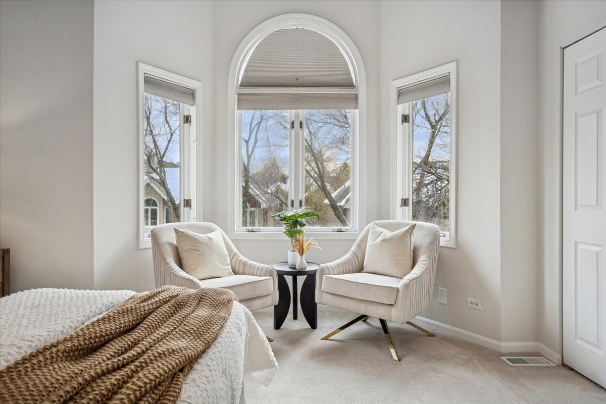 1238 W Fletcher Street Unit: L