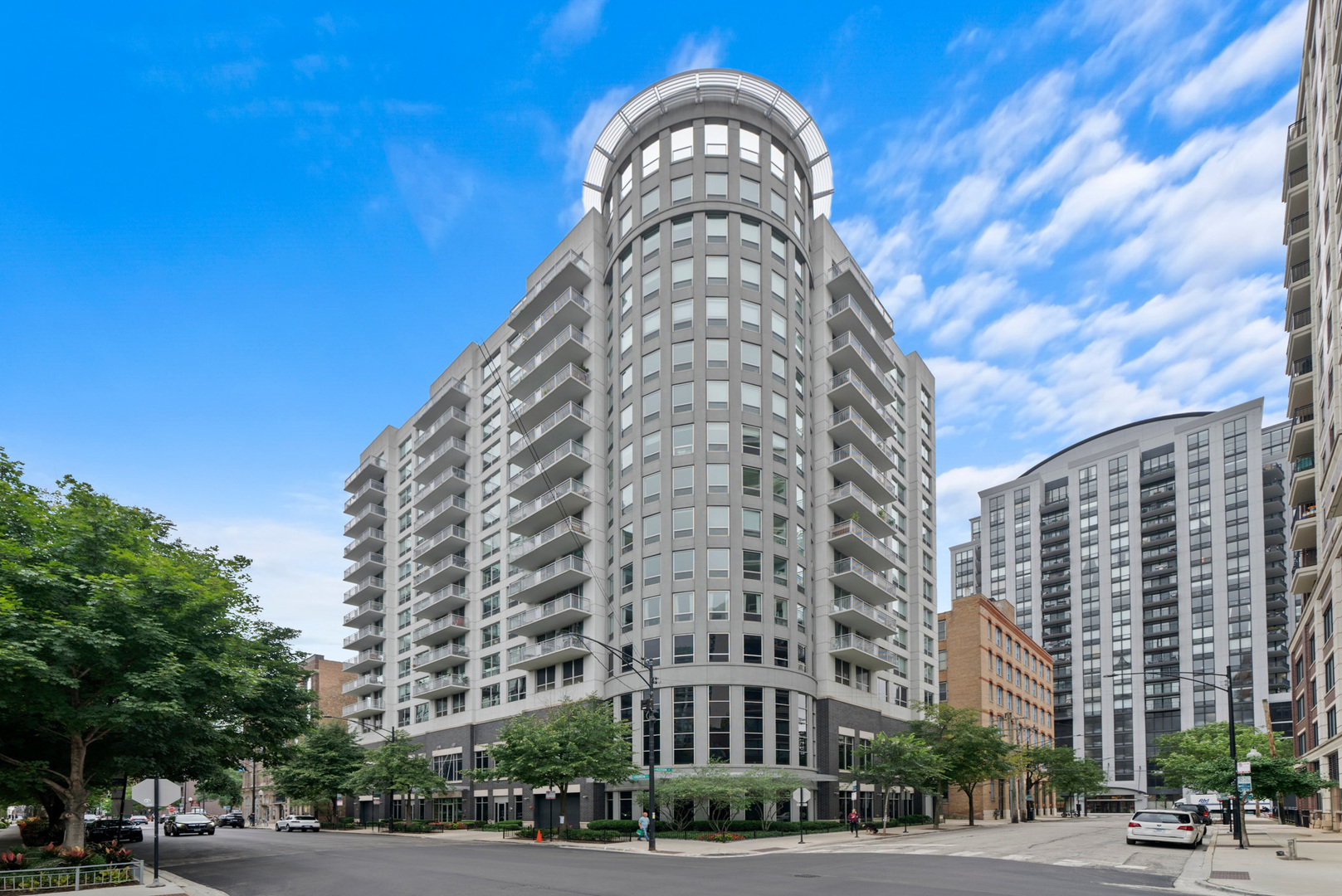 421 W HURON Street Unit: 1407